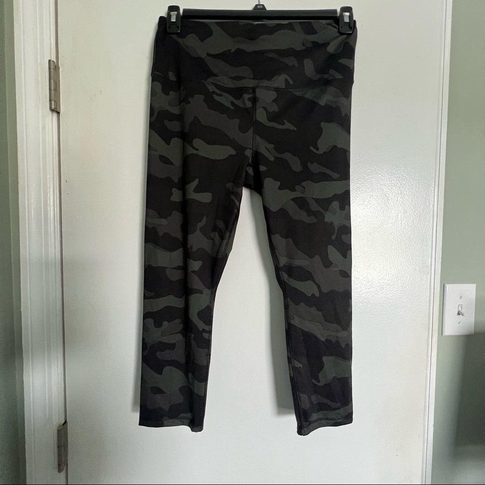 Women’s size L RBX camo leggings, dark green, ankle length